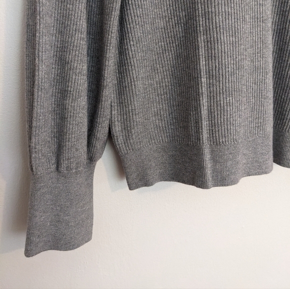 LOFT Puff Sleeve V-Neck Sweater - Picture 6 of 7